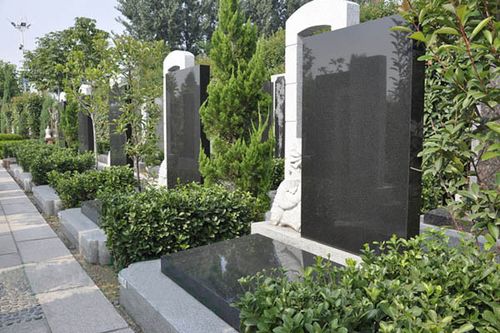 福建墓碑工廠(chǎng)傾力打造各種小型藝術(shù)墓碑,適應(yīng)公墓陵園景觀(guān)發(fā)展